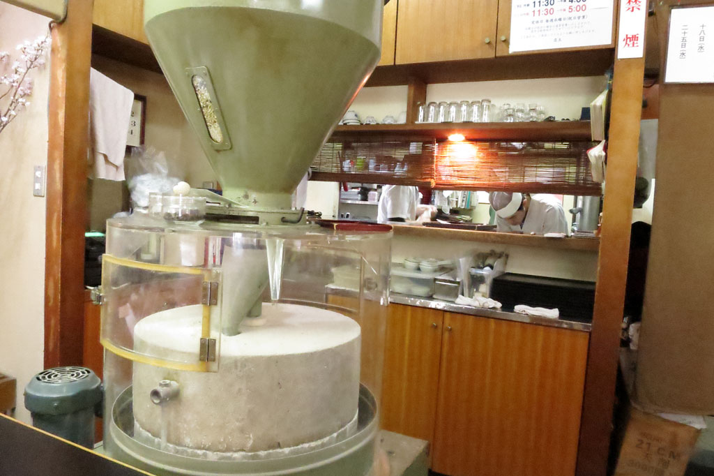東京杉並区蕎麦店「西荻窪 鞍馬（くらま）」店内