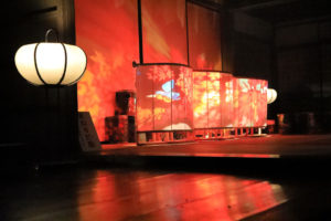 川崎市立日本民家園「ライトアップ」色彩豊かな柄の「周り灯篭」