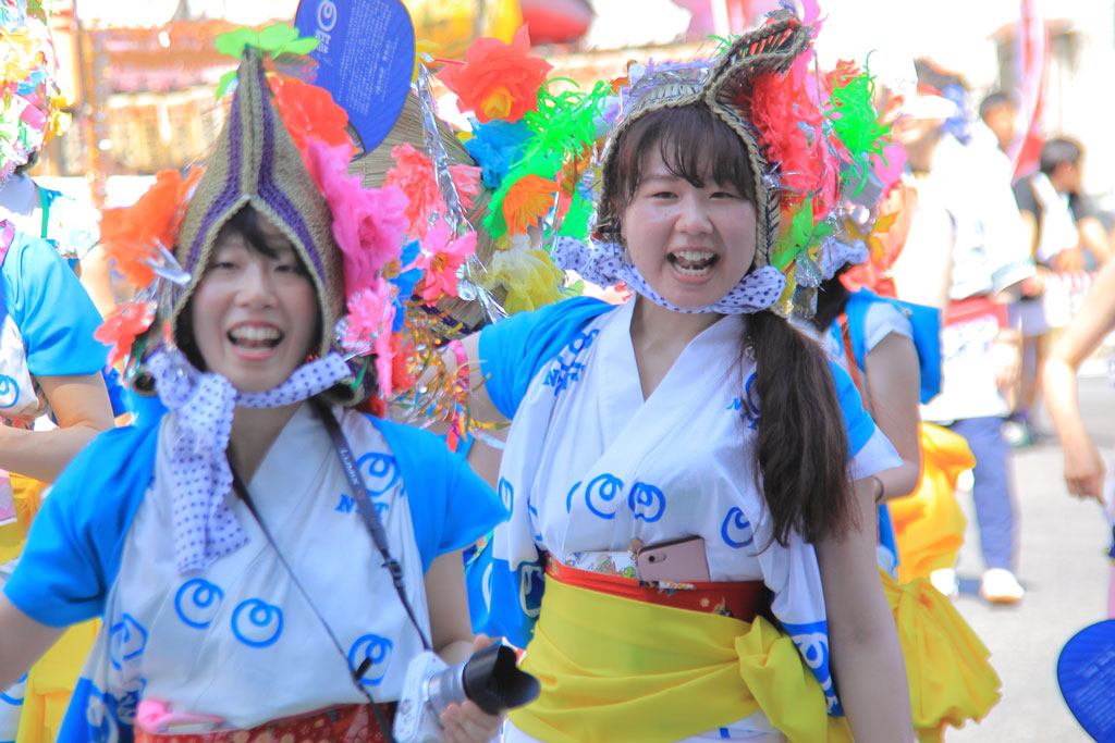 「青森ねぶた祭」跳人の若き女性