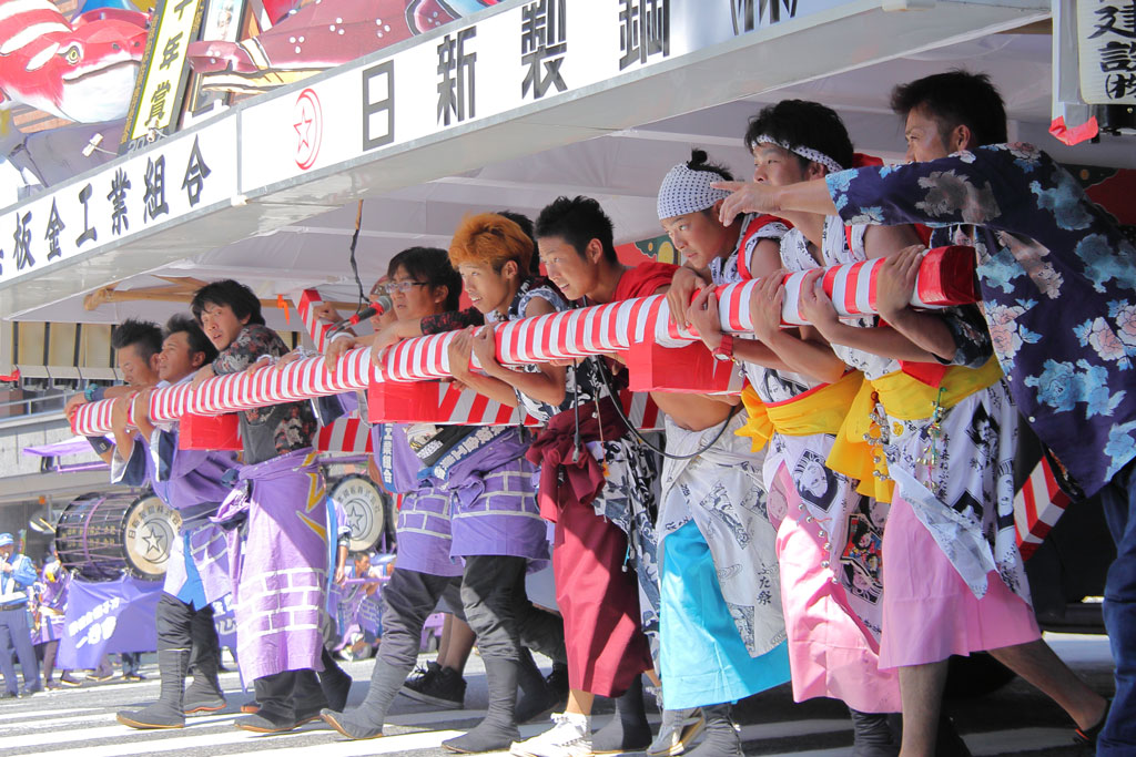 「青森ねぶた祭」ねぶたを曳く若衆