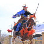 神奈川「流鏑馬」疾走する女性騎手