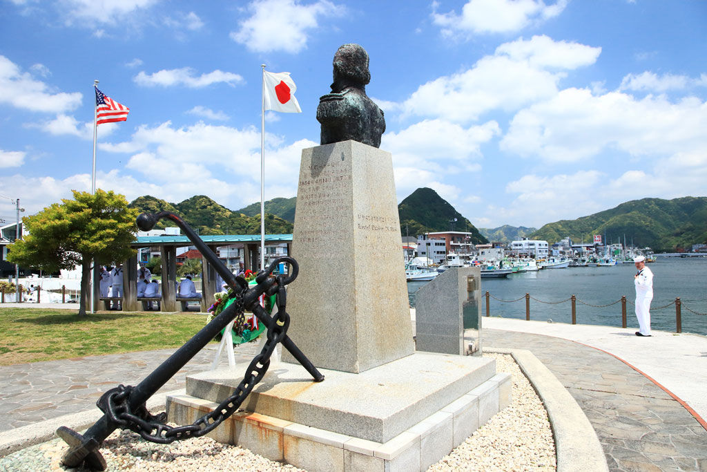 下田市「ペリーロード」ペリー上陸地点記念碑