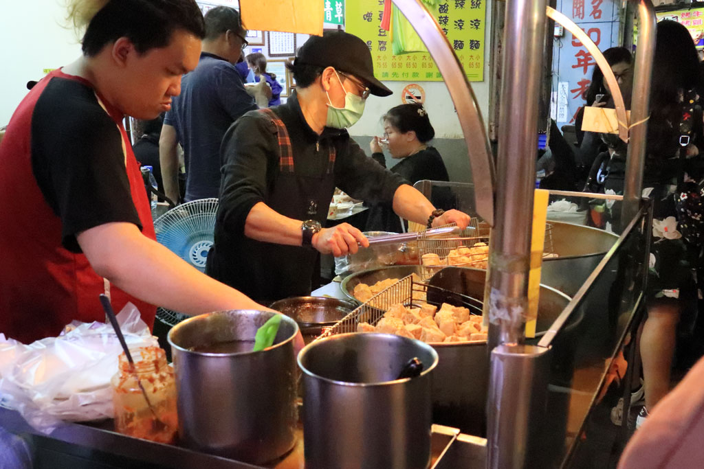 台湾紀行「士林夜市」出店の一光景