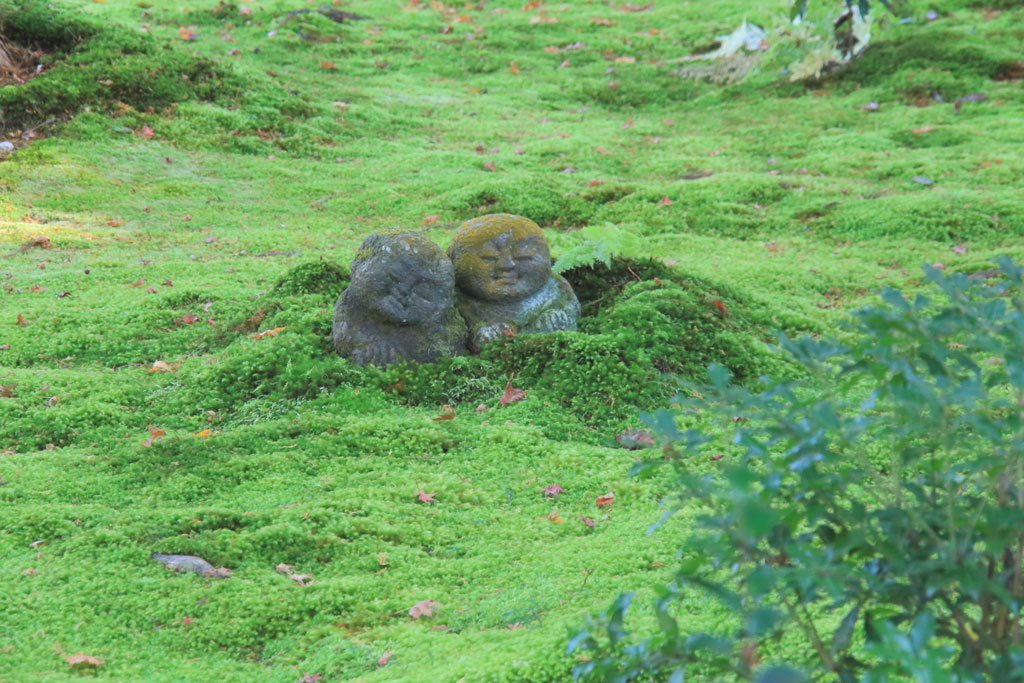 京都「大原三千院」２対のわらべ地蔵
