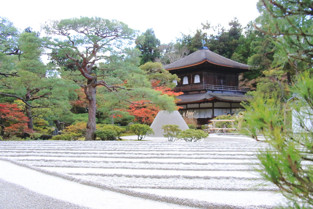 京都「銀閣寺」銀沙灘と向月台