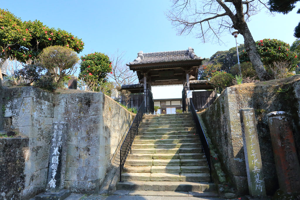 下田市「玉泉寺」山門
