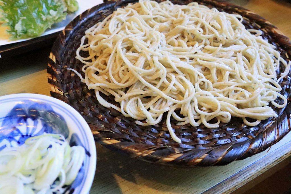 東京調布市蕎麦店「湧水」二八もり