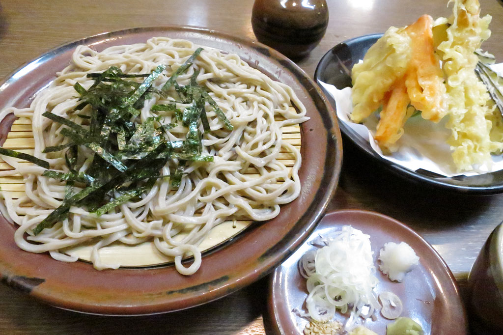 東京都新宿区蕎麦店「志な乃」天ざる
