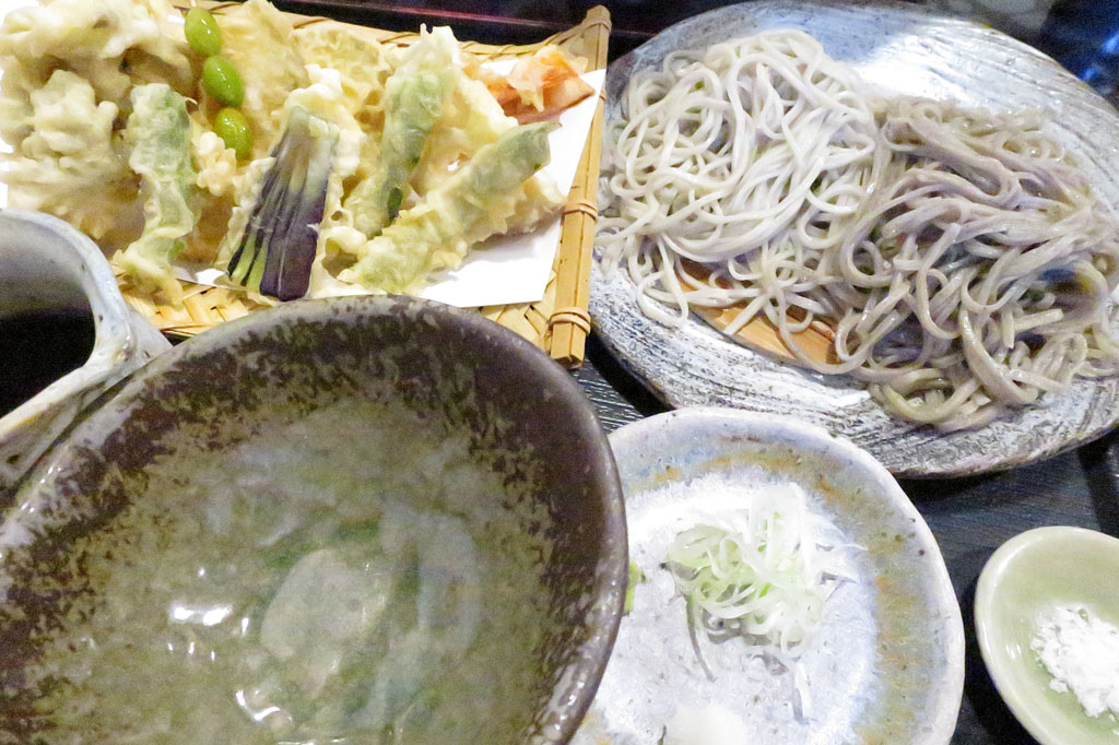 神奈川県秦野市蕎麦店「さか間」二色もり天せいろ