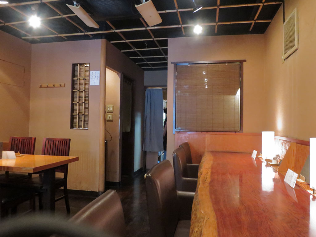 東京都千代田区蕎麦店「大川や」店内