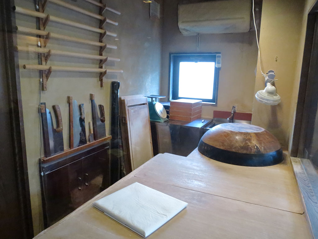 東京世田谷区蕎麦店「安曇野（あずみの）」そば打ち部屋