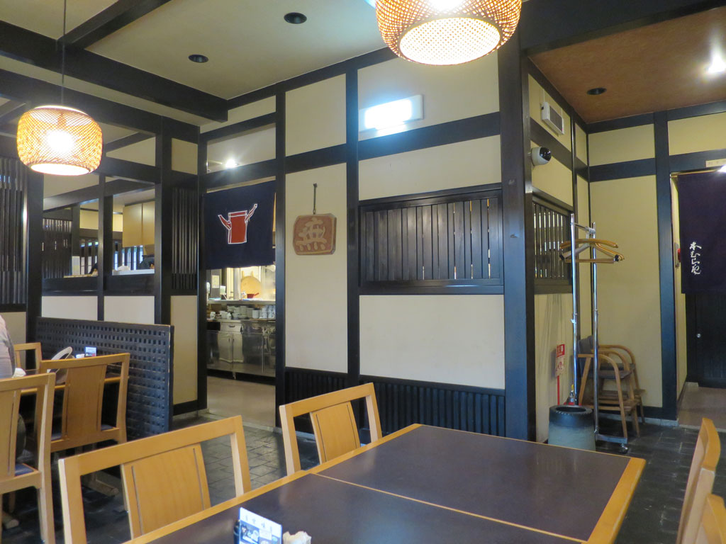 東京都杉並区蕎麦店「本むら庵」店内