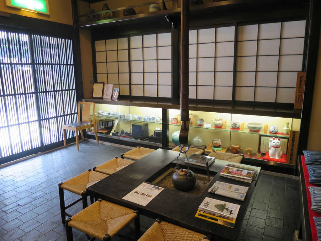 東京都杉並区蕎麦店「本むら庵」和の待合室
