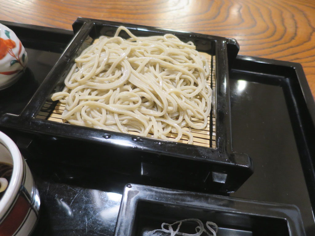 東京港区蕎麦店「竹泉」二八せいろ