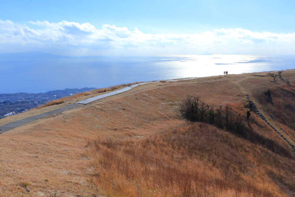 伊東市「大室山」光る海と山頂周遊コース