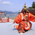 四季の風景「厳島神社」舞楽の「欄陵王」