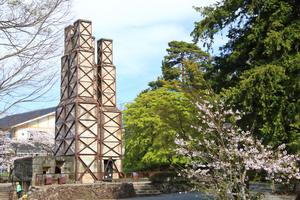 伊豆の国市「韮山反射炉」韮山反射炉への入り口より