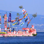 沼津市「大瀬まつり」駿河湾を走る祭り船