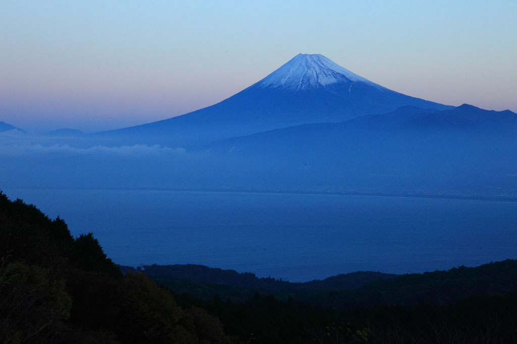 伊豆「富士山絶景１０選」達磨山からの未明の富士
