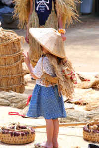 日本の原風景「川崎市立　日本民家園」仮装体験の幼女