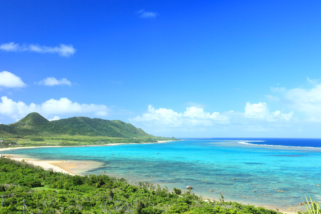 石垣島「玉取埼展望台」エメラルドブルーに輝くサンゴ礁
