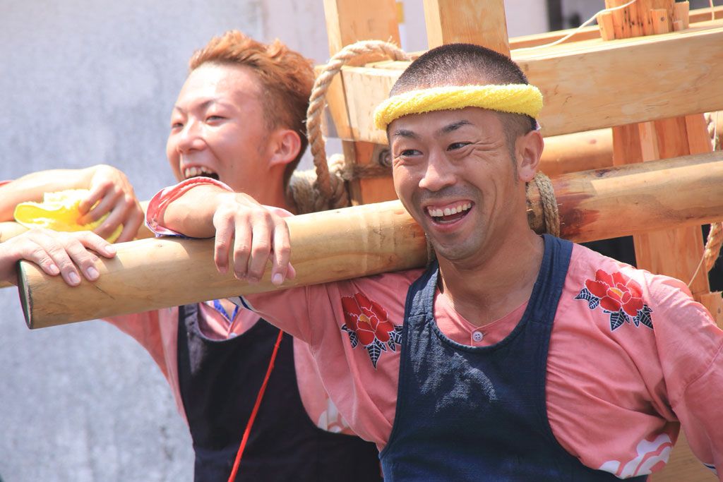 下田市「下田太鼓祭り」笑い顔の若衆
