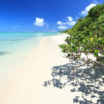 八重山諸島「竹富島」青と白のコンドイビーチ