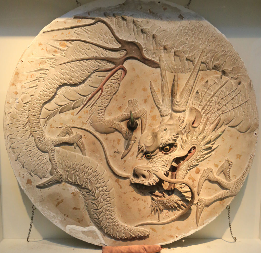 伊豆松崎町「長八美術館」漆喰絵の「ランプ掛の龍」