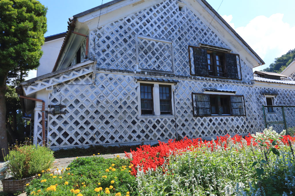 伊豆松崎町「近藤家のなまこ壁」