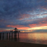 石垣島「フサキビーチ」赤みを残す桟橋の遠景