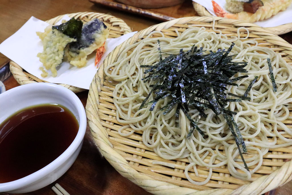 調布市深大寺蕎麦店「玉乃屋」二八の天ざる