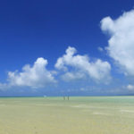 竹富島「コンドイビーチ」広大に広がるサンゴ砂洲のビーチ