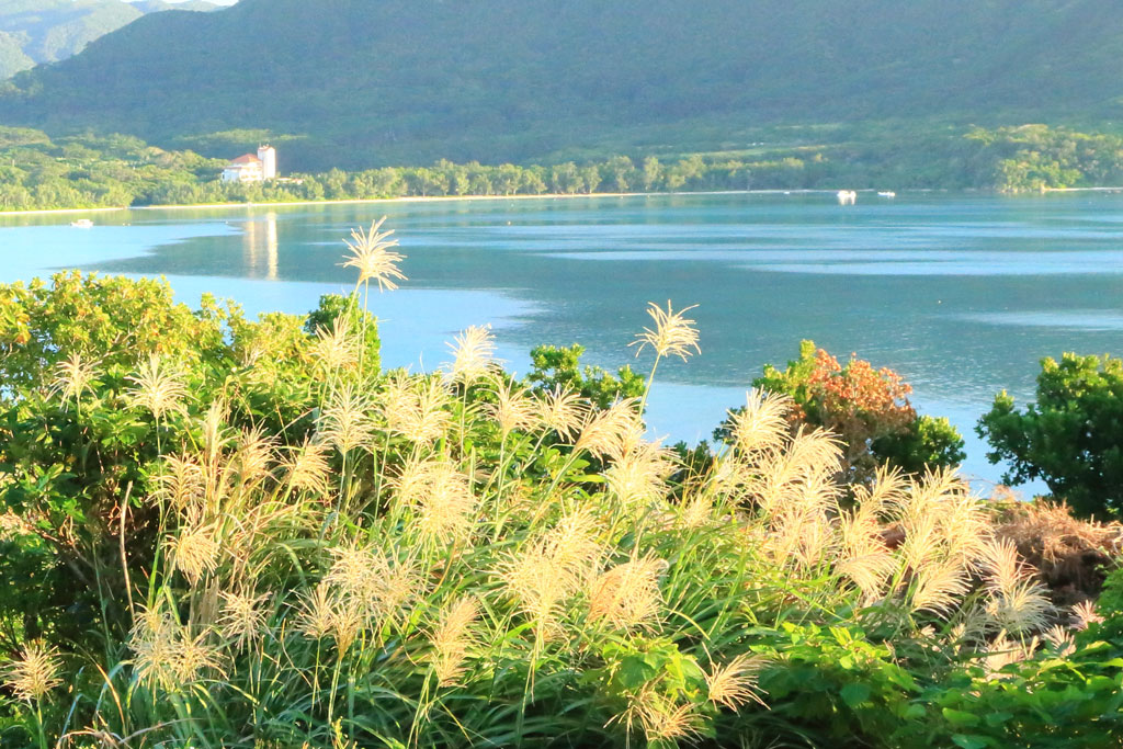 石垣島「底地ビーチ」夕暮れの底地ビーチ