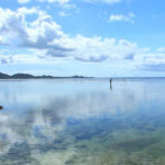 石垣島「米原ビーチ」夏雲映したビーチ風景