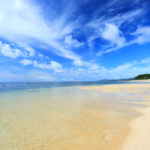 石垣島「米原ビーチ」青空に映えるビーチ風景