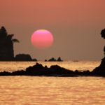 西伊豆町「大田子海岸」幻想的な赤い夕日