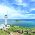 石垣島「平久保岬の灯台」空と海の青さが映える灯台
