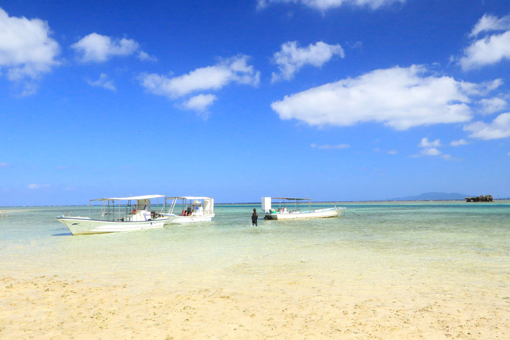 石垣島「川平ビーチ」小さな漁港